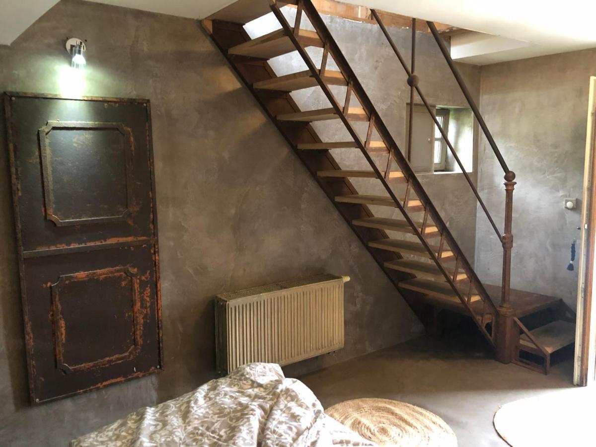 Une Maison A La Campagne Дюрби Екстериор снимка