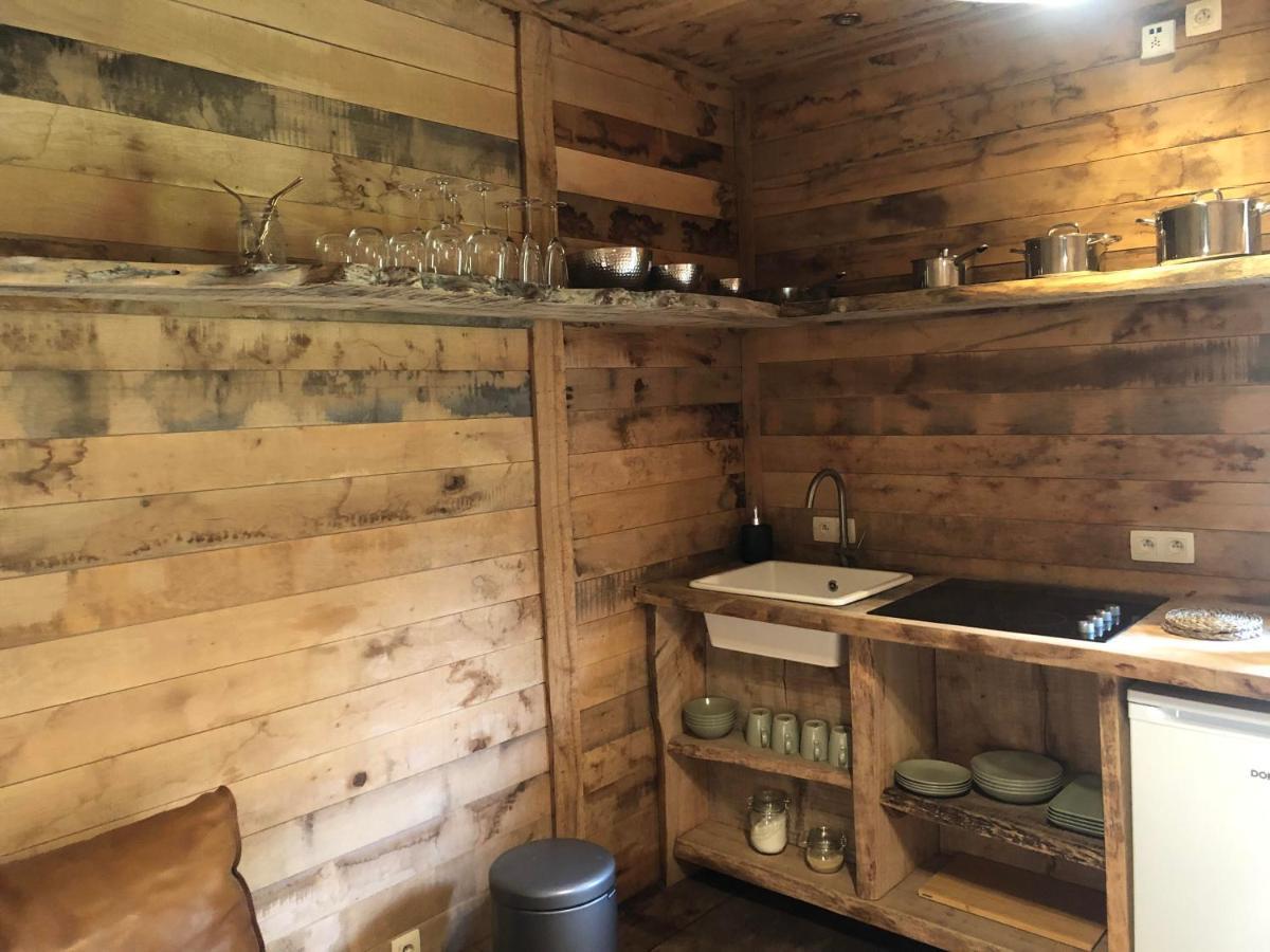 Une Maison A La Campagne Дюрби Екстериор снимка